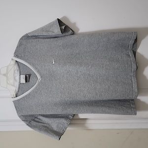 NIKE Grey Short Sleeve V Neck T Shirt with Embroidered Swoosh Size Large
